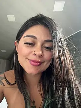 Czat XXX na żywo – Saray_charmante