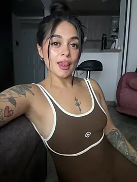 Saray_charmante Chat XXX live