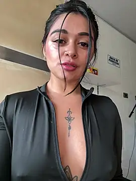Saray_charmante's Live XXX Chat