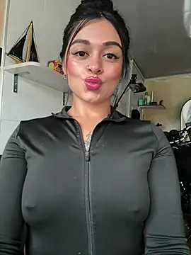 Saray_charmante's Webcam Show