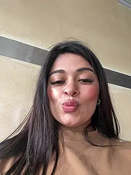 Saray_charmante's Webcam Show