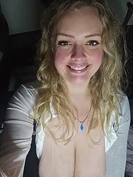 Bridgette03のウェブカメラショー