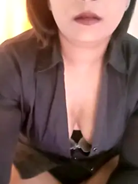 Živý XXX chat Queen_Kushi4