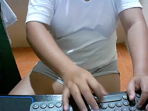 MissCummey's Live XXX Chat