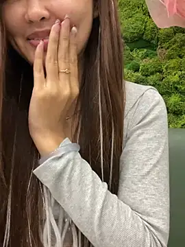 __BabyShowPublic__: διαδικτυακό σόου στην κάμερα