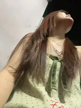 הופעת וובקאם של _AnneMia_