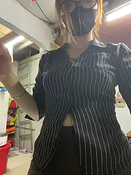 _AnneMia_ 在線直播表演