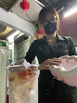 Pertunjukan Kamera Web _AnneMia_