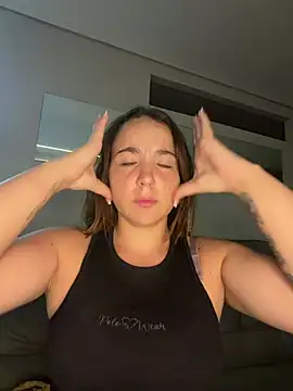 AMORINHA_S2_ XXX чат на живо