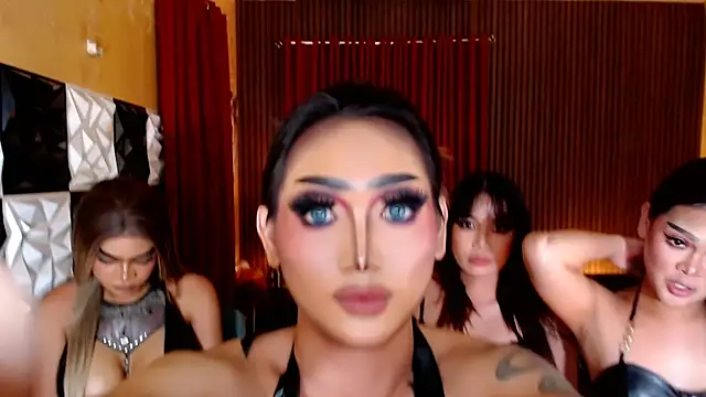 IndestructibleLily Webcam-Show
