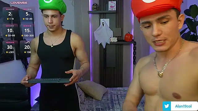 alan_nd_kevin Show in webcam