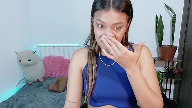 Emerald_Sparkles_'s Live XXX Chat