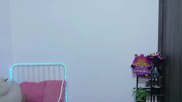 Emerald_Sparkles_'s Live XXX Chat
