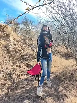 NaughtyMiuwのウェブカメラショー