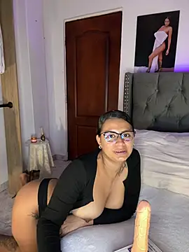 ema_zoe's Live XXX Chat