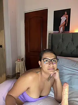 ema_zoe's Live XXX Chat
