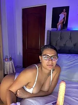 ema_zoe's Live XXX Chat