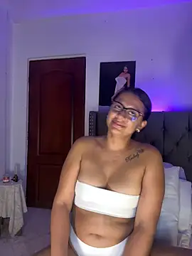 Živý XXX chat ema_zoe
