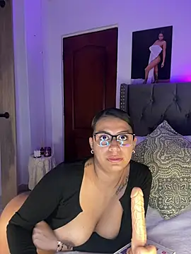 ema_zoe's Live XXX Chat