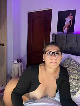 ema_zoe's Live XXX Chat