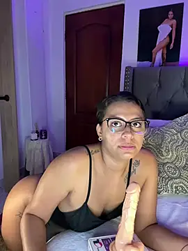 ema_zoe's Live XXX Chat