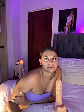 ema_zoe's Live XXX Chat