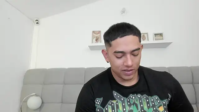 erotic_sins Show in webcam