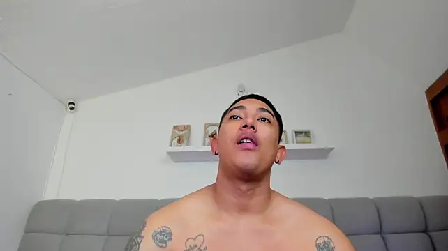 erotic_sins Show in webcam