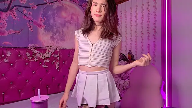 Pokazy przed kamerką – Lilith_Sex12