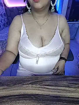 הופעת וובקאם של Bhabhiji1