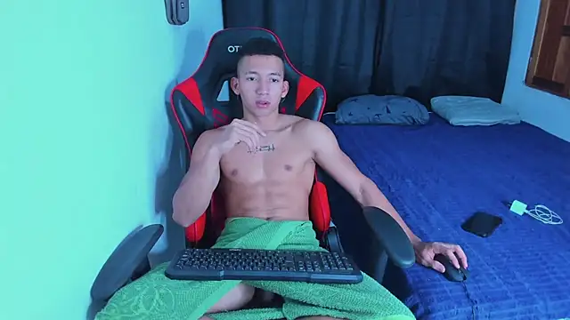 JuanchiT66's Webcam Show