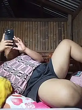 pinaychubbygirl Adlı Modelin Canlı XXX Sohbeti