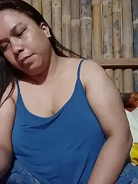 pinaychubbygirl: διαδικτυακό σόου στην κάμερα