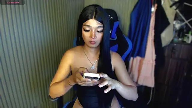 TrinityFucksYou Webcamshow