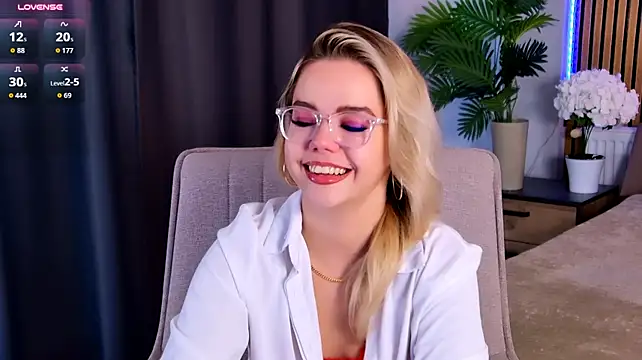 PrincessSlay live XXX chat