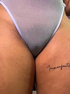 Chatroom XXX en direct de Mia-Medina