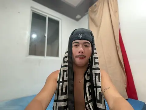 Impetitexx69 Show Webcam