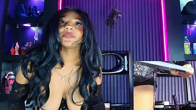 MrEbonybdsm Show in webcam