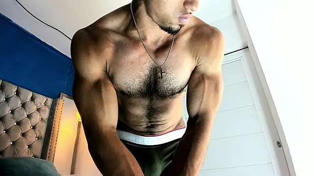latinhotmuscle Show Webcam