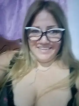 Carlotaazul 现场聊天室