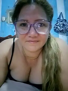 Carlotaazul's Live Chat Room