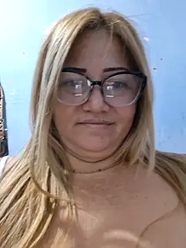 צ'אט XXX בשידור חי של Carlotaazul