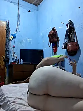 Show modela Carlotaazul na web-kameri