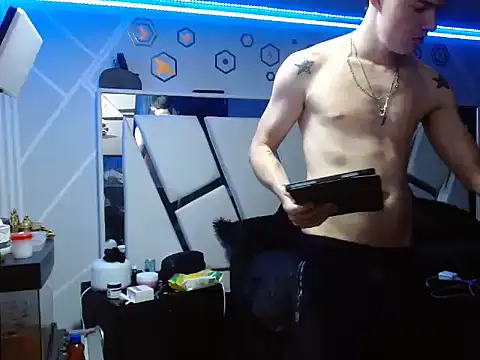 Ken_bigcock77のウェブカメラショー