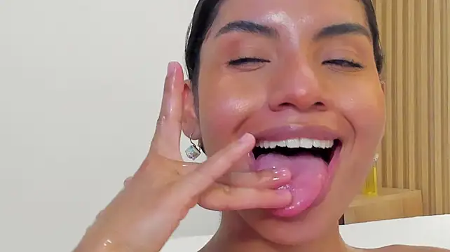 naia_cox live XXX chat