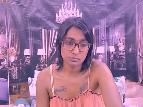IndianRebel4u2Luv Adlı Modelin Canlı XXX Sohbeti