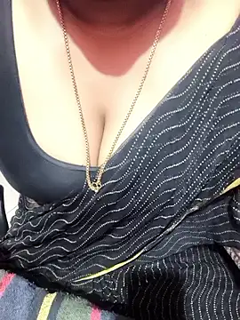 Chat +18 de Tamil-riya ao vivo