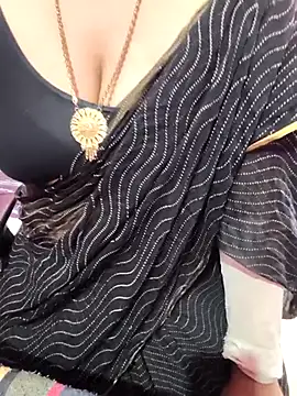 Tamil-riya's Live XXX Chat