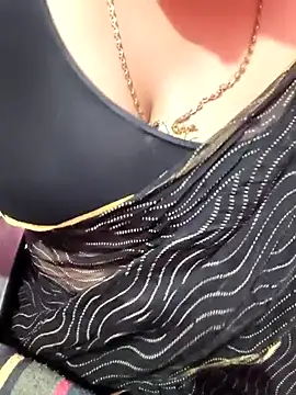 Tamil-riya's Live XXX Chat