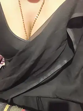 Tamil-riya live XXX chat